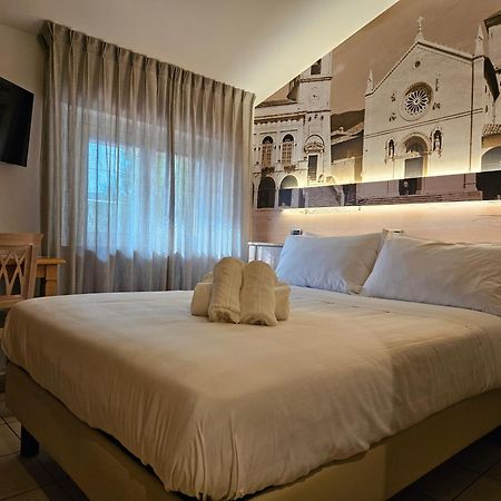 Hotel Cladan Асизи Екстериор снимка