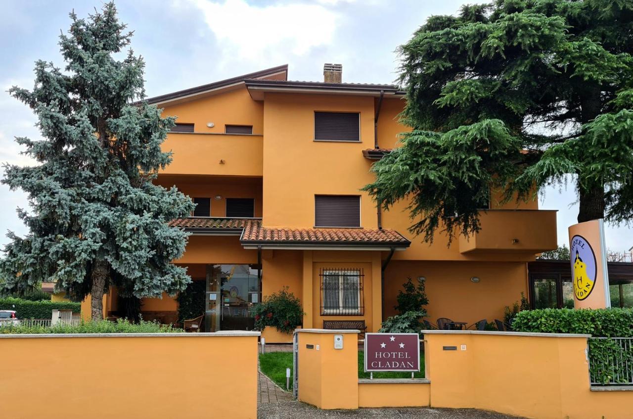 Hotel Cladan Асизи Екстериор снимка