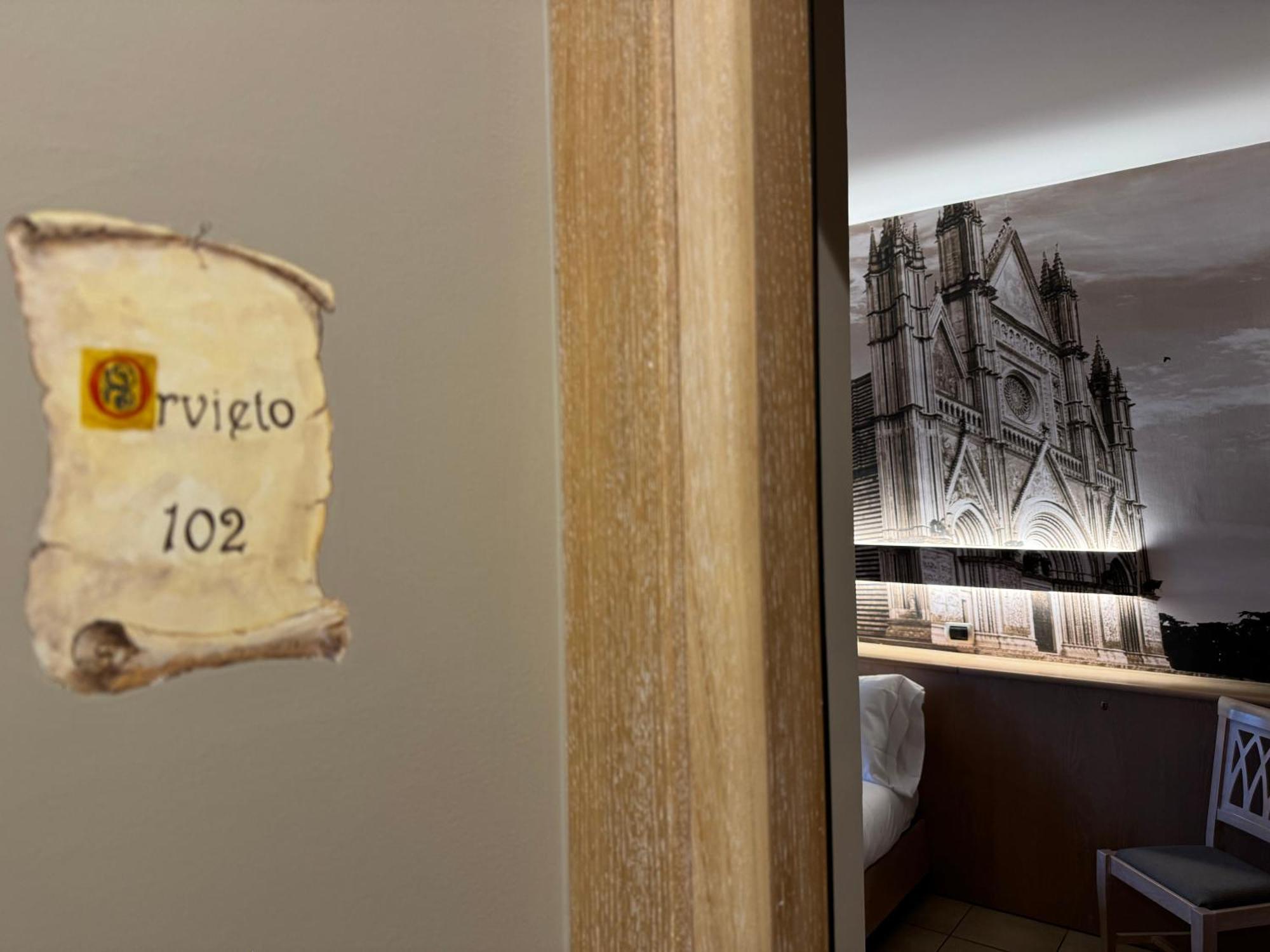 Hotel Cladan Асизи Екстериор снимка