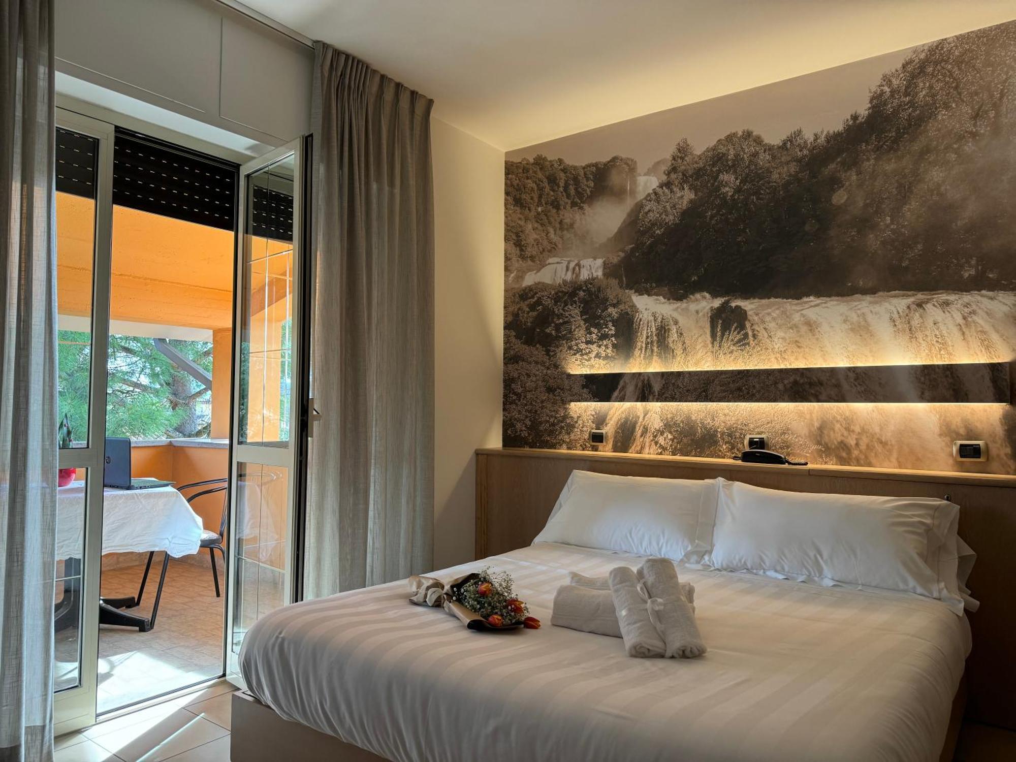 Hotel Cladan Асизи Екстериор снимка