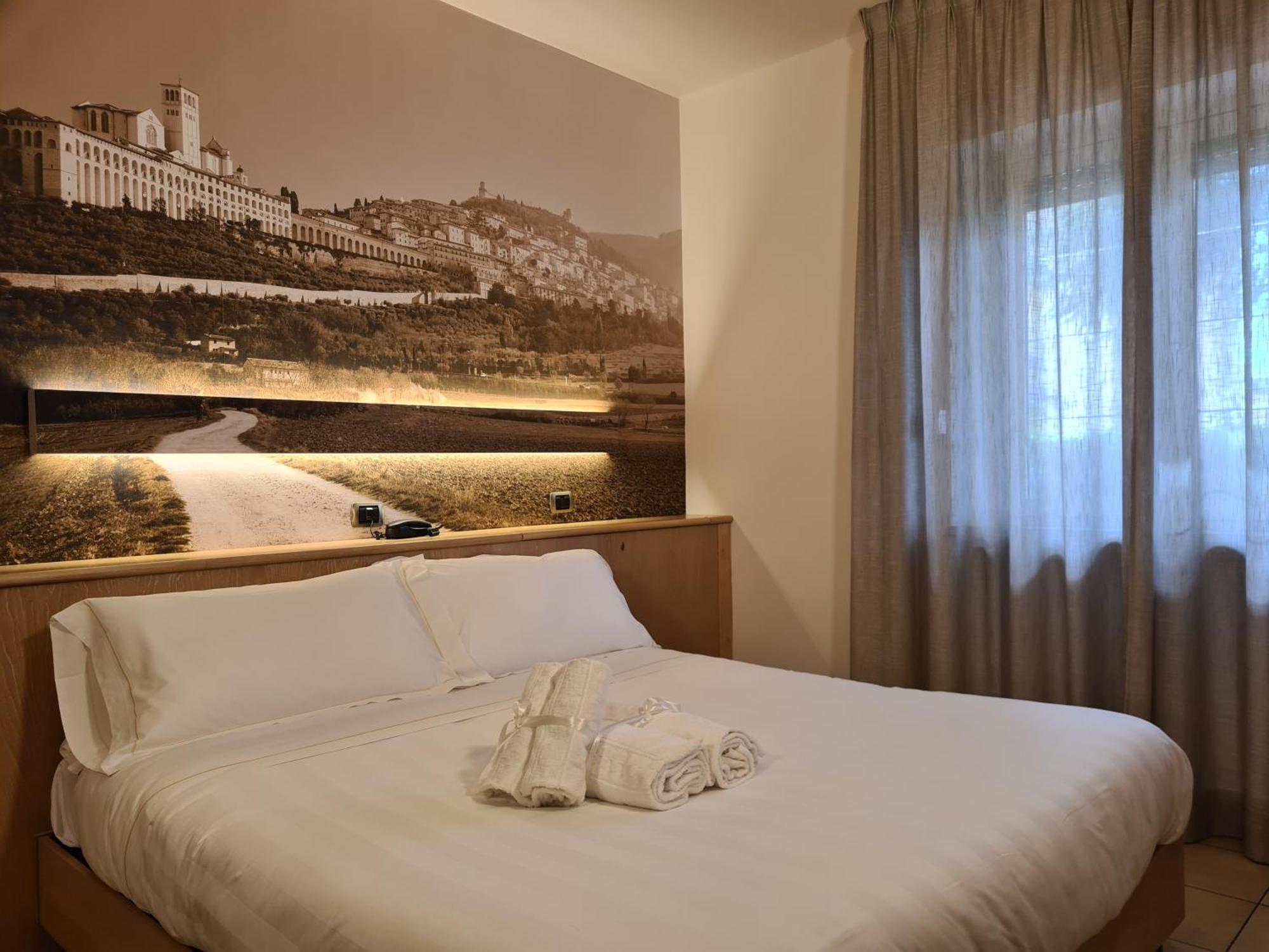Hotel Cladan Асизи Екстериор снимка