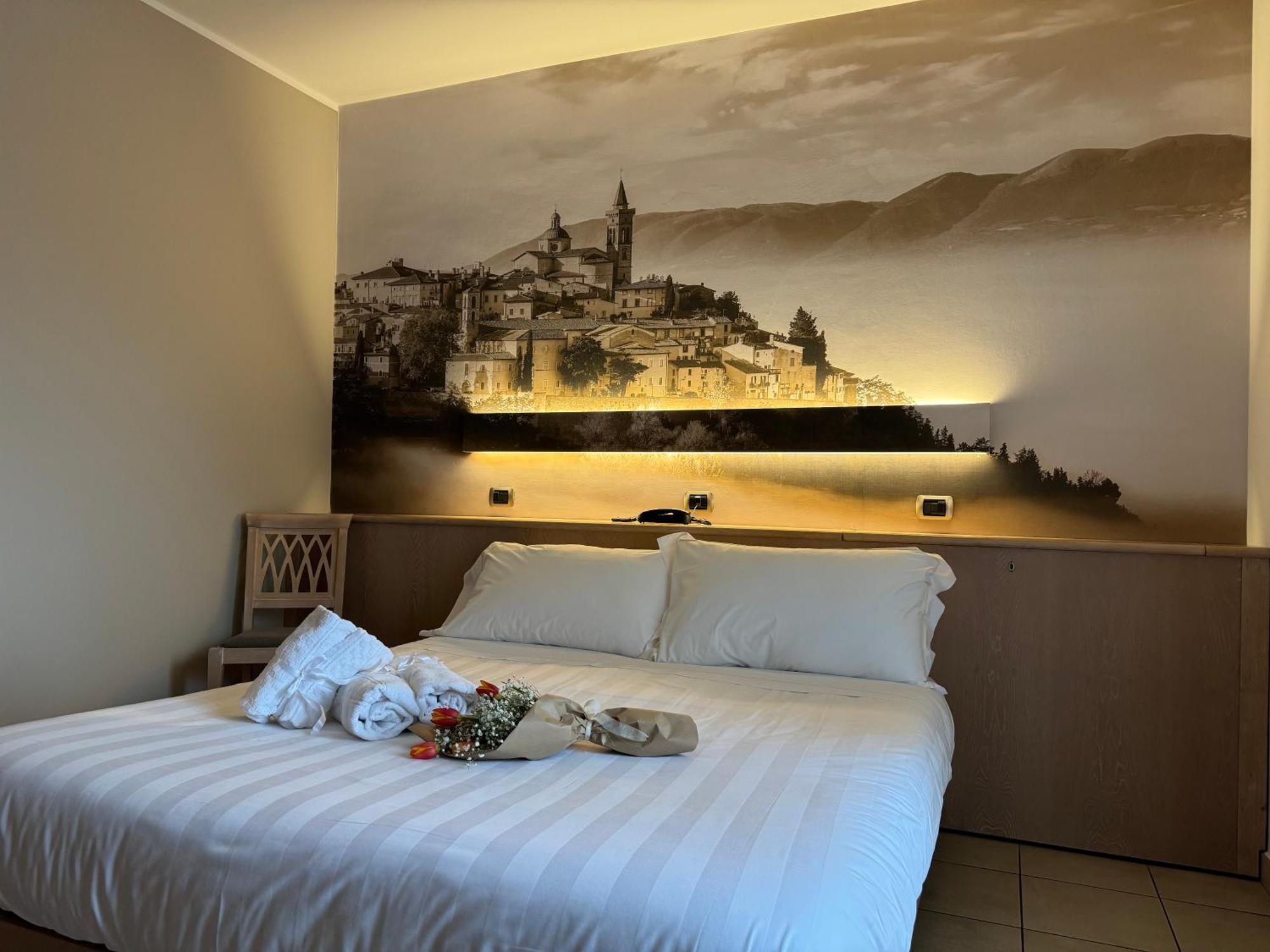 Hotel Cladan Асизи Екстериор снимка