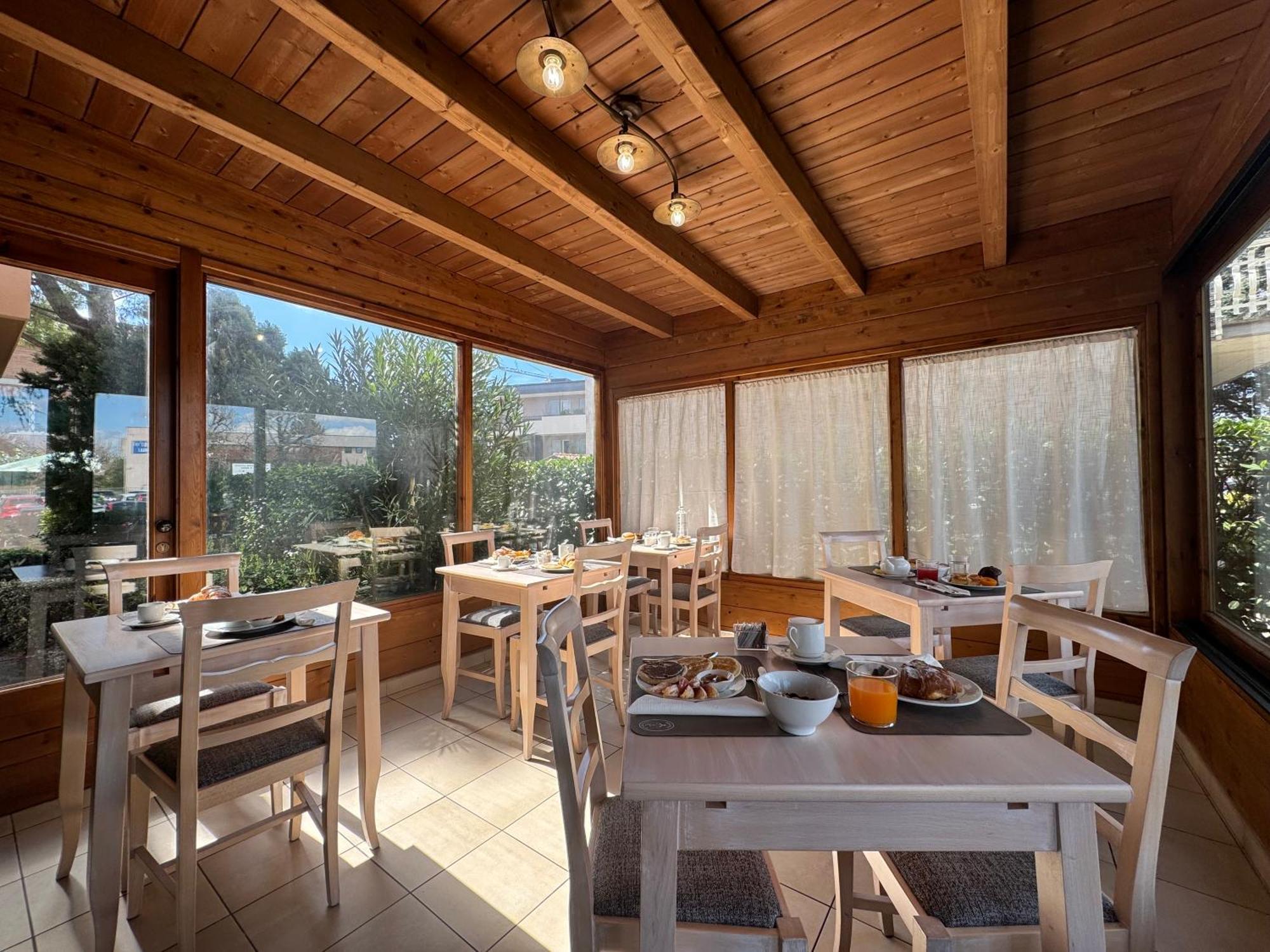 Hotel Cladan Асизи Екстериор снимка