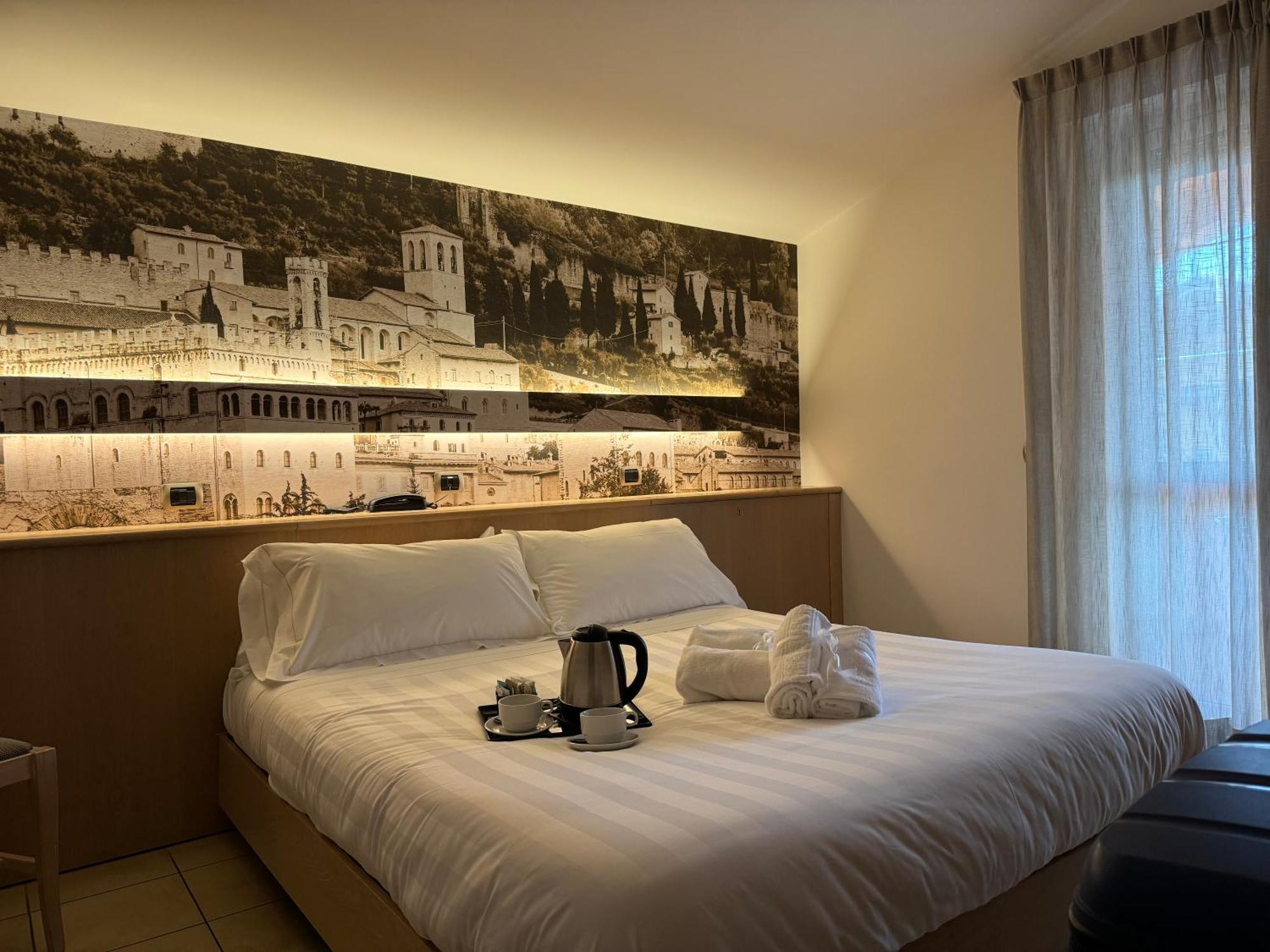 Hotel Cladan Асизи Екстериор снимка