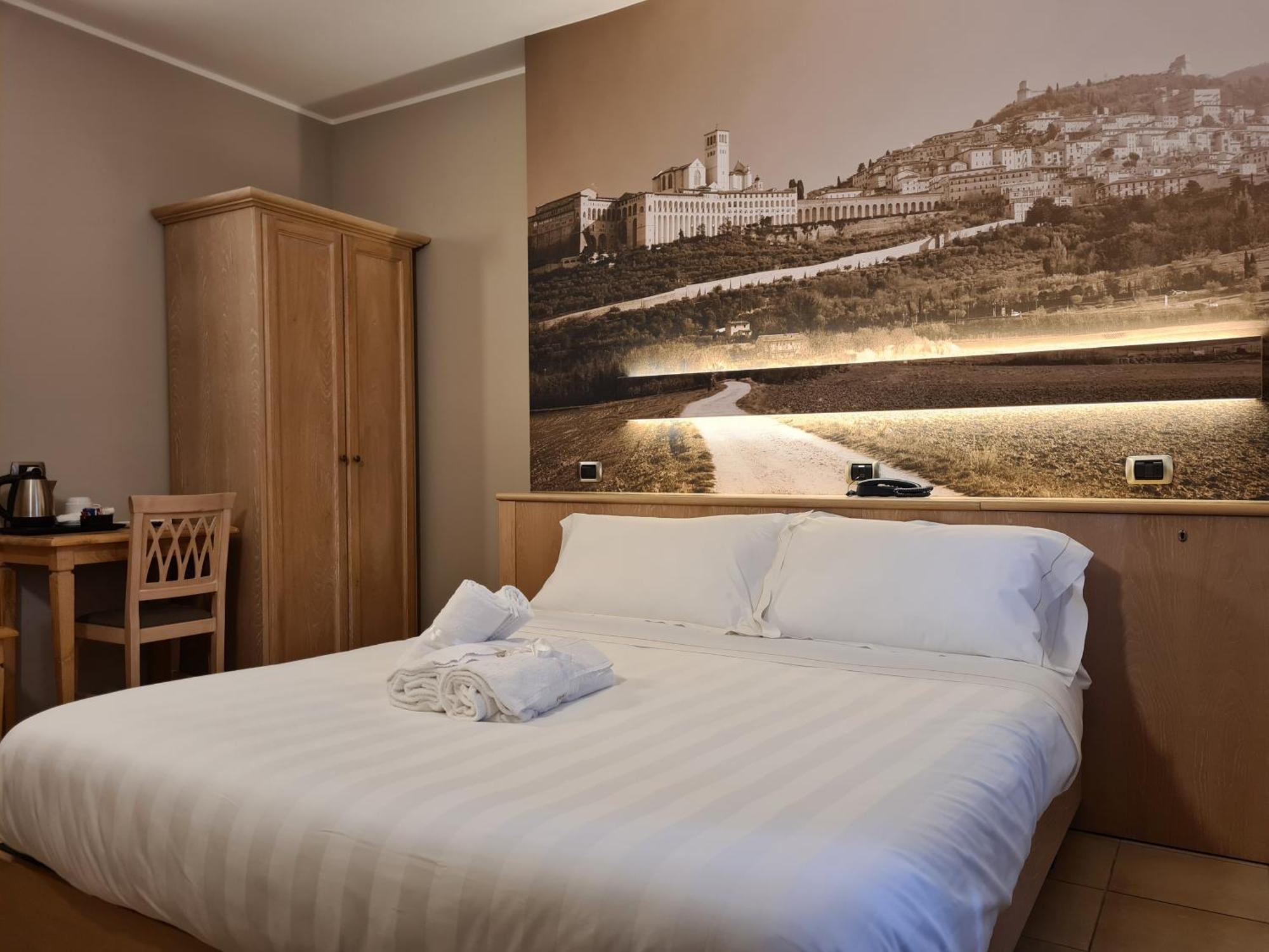 Hotel Cladan Асизи Екстериор снимка