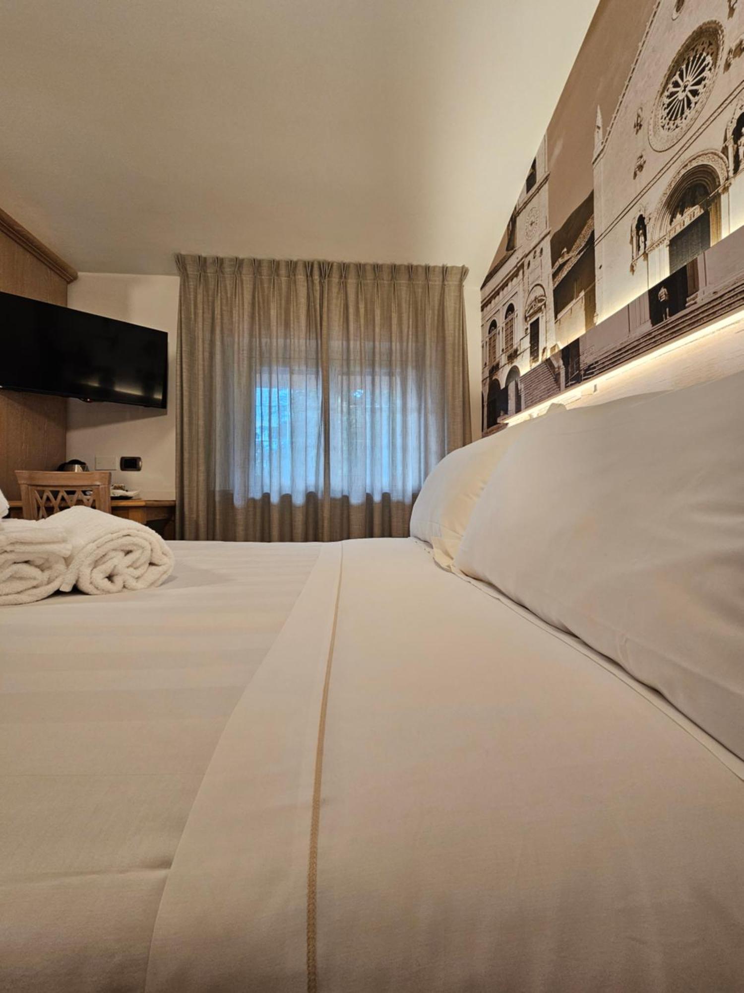Hotel Cladan Асизи Екстериор снимка